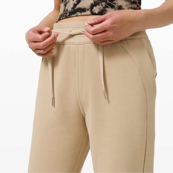 Lululemon Jogger Sweatpants Womens 2 Scuba High Rise Crop Comfy Lounge Soft - Picture 2 of 13